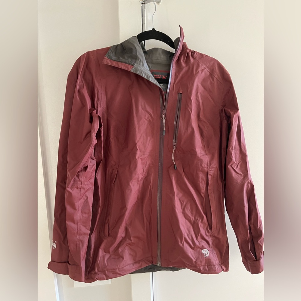 Women’s Mountain Hardware Goretex Raincoat Size Small